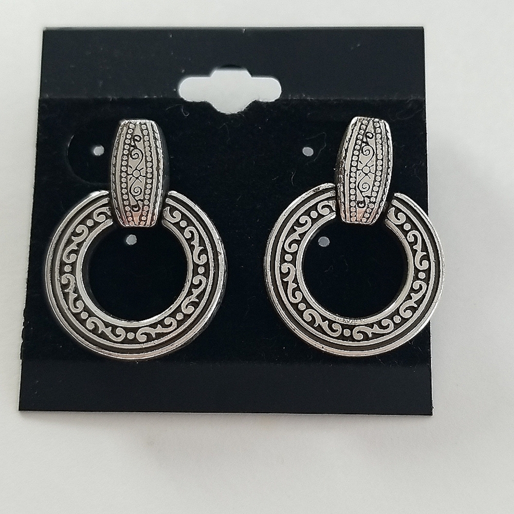 Vintage BRIGHTON Central Park silver tone door knocker style post earrings
